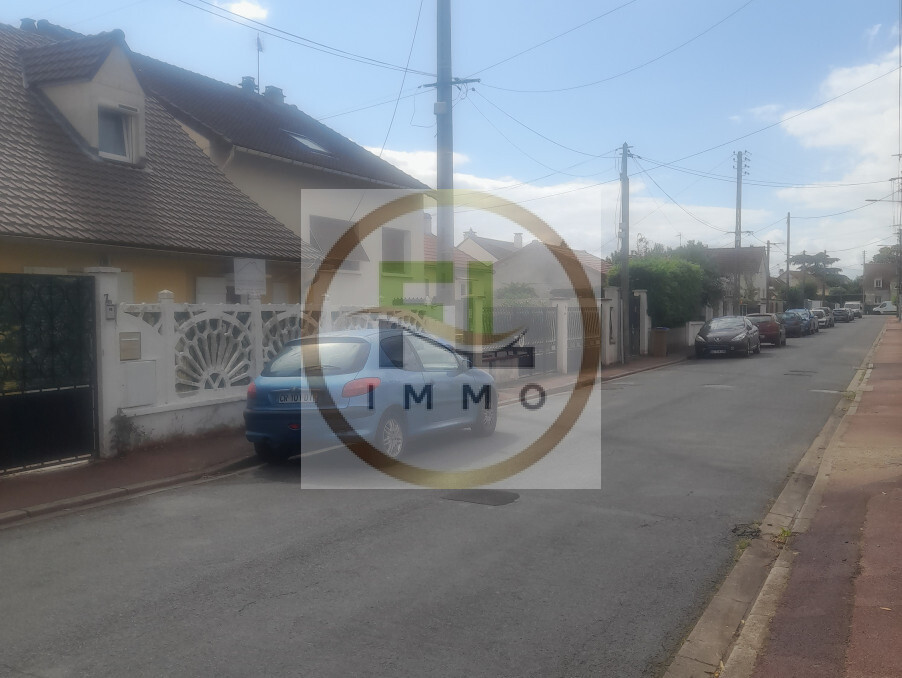Location Appartement ACHERES  700 €