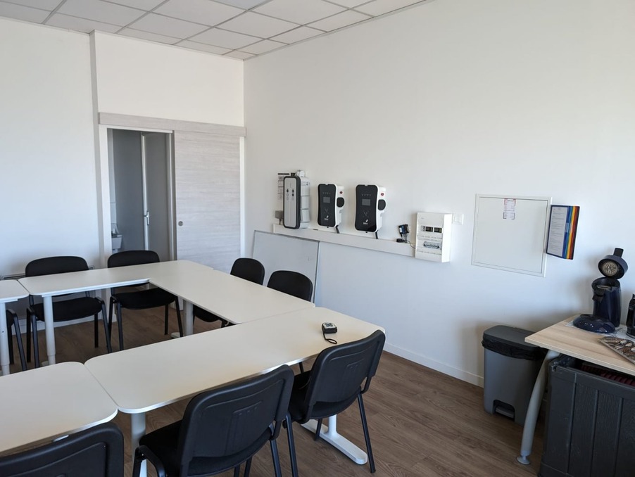 Location Local MURET  607 €