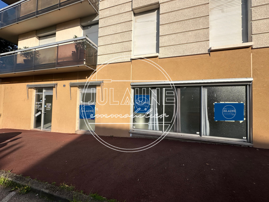 Vente Local Limoges  130 800 €