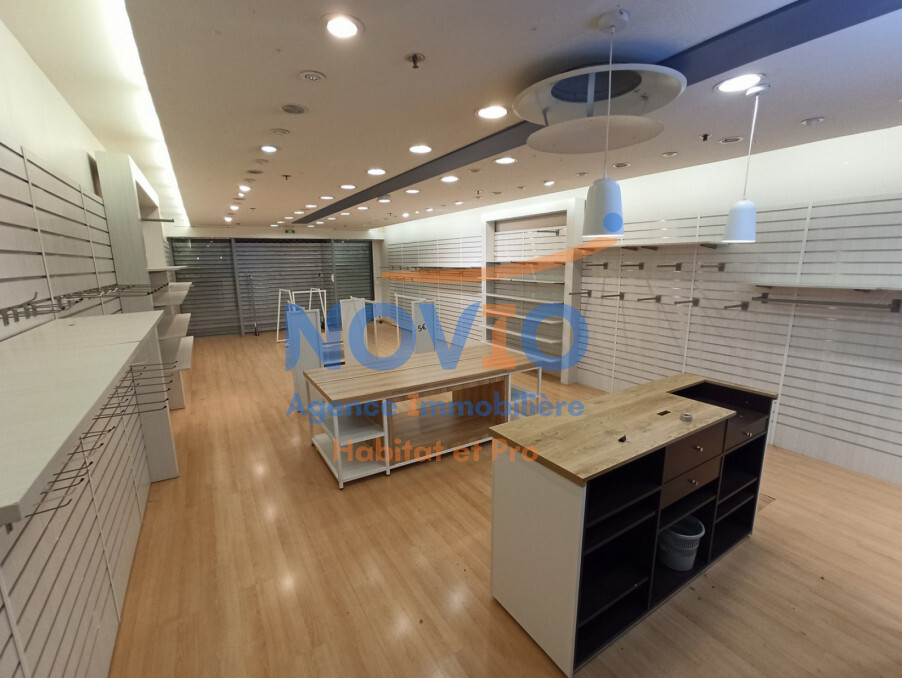 Vente Local LIMOGES  162 600 €