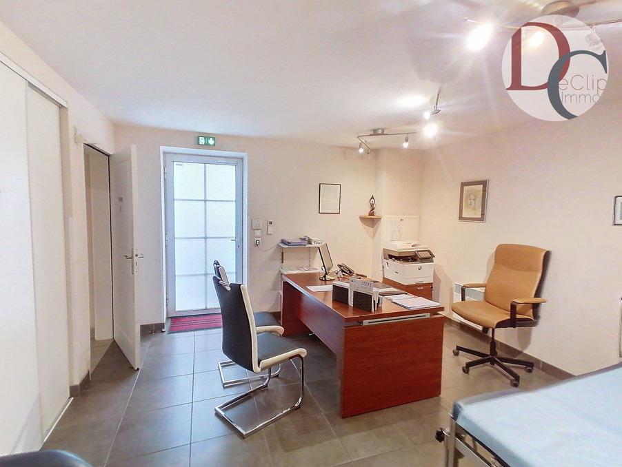 Vente Local Liancourt  126 000 €