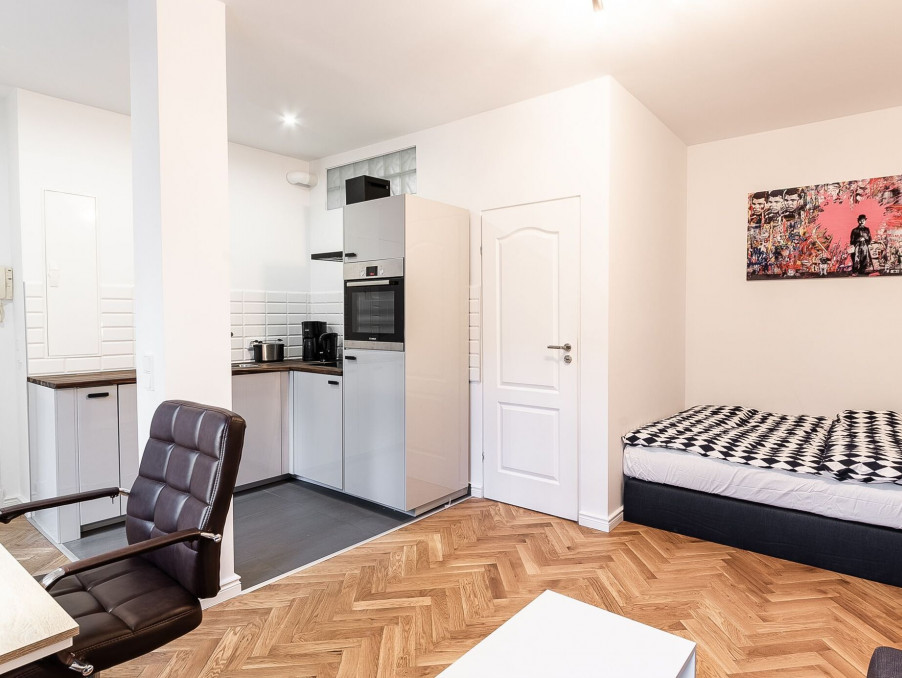 Location Appartement PARIS 17EME ARRONDISSEMENT  975 €