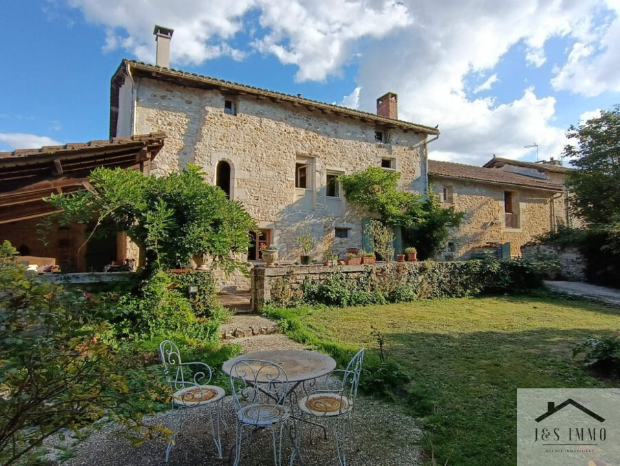 Vente Maison LA ROCHEFOUCAULD EN ANGOUMOIS   520 000 €