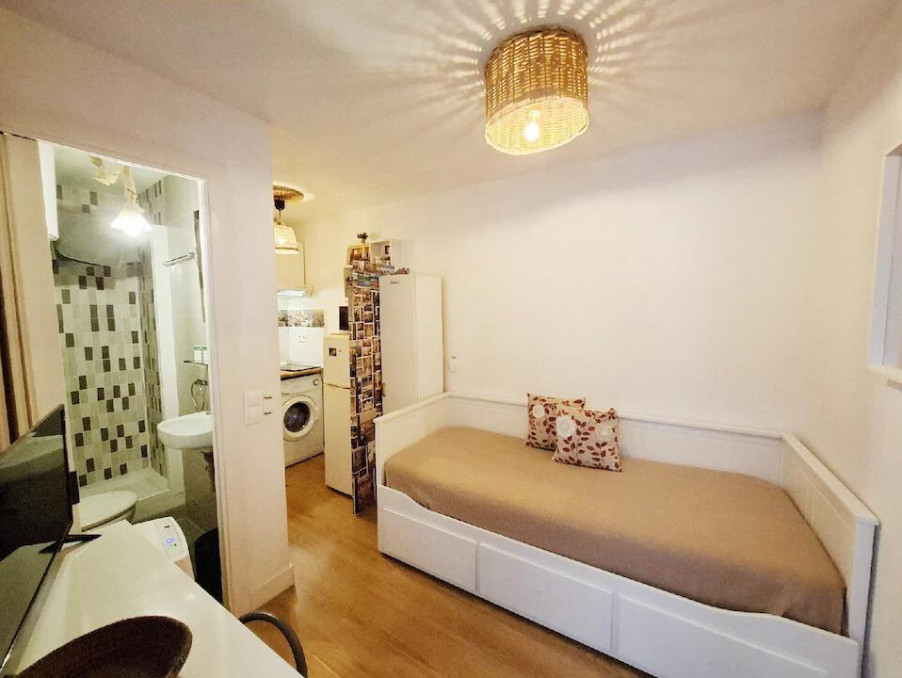 Location Appartement PARIS 11EME ARRONDISSEMENT  620 €