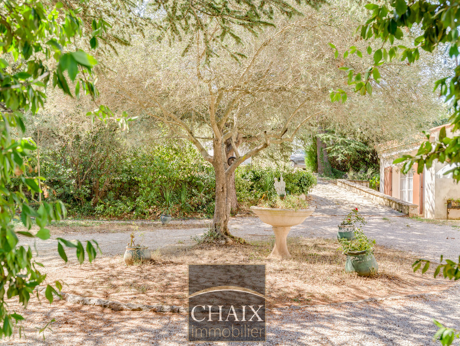 Vente Maison La Destrousse  749 000 €