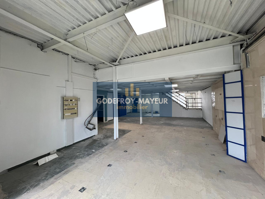 Vente Local Baie-Mahault  580 000 €