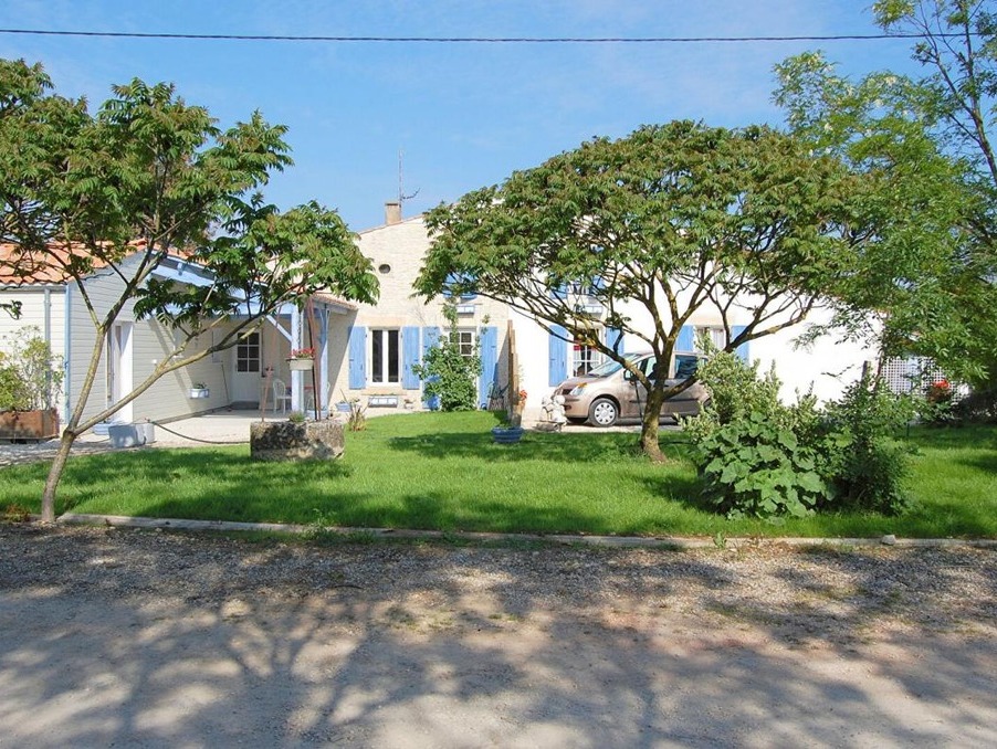 Vente Immeuble Saint-Sauveur-d'Aunis  637 140 €