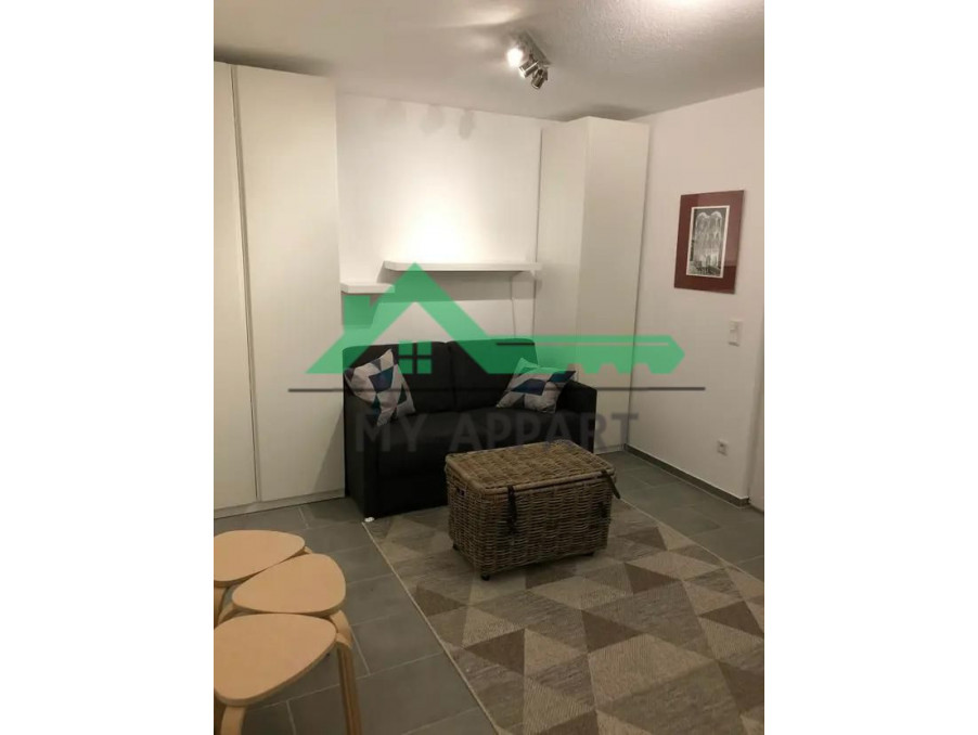 Location Appartement PARIS 10EME ARRONDISSEMENT  925 €