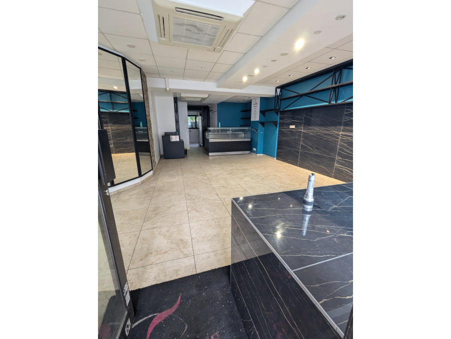 Vente Local LEVALLOIS PERRET  769 690 €