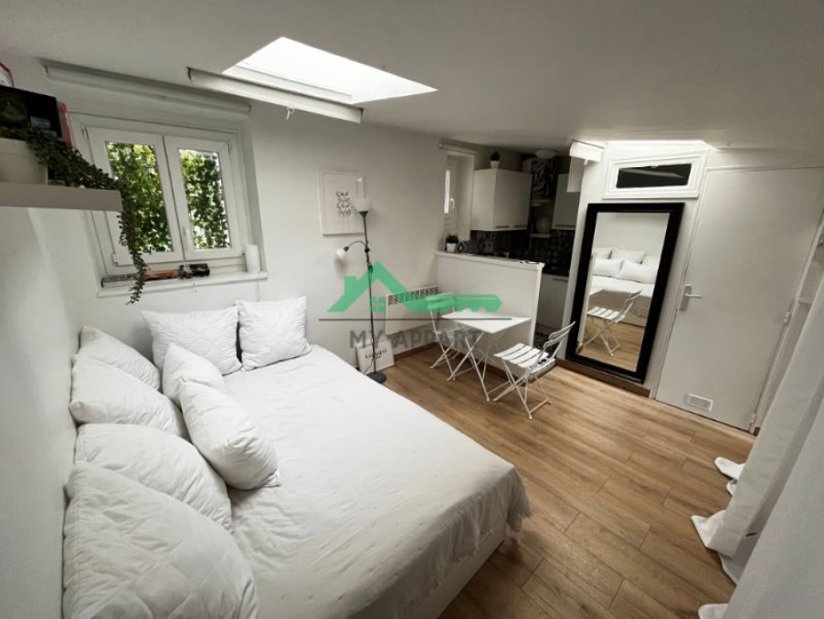 Location Appartement PARIS 3EME ARRONDISSEMENT  705 €