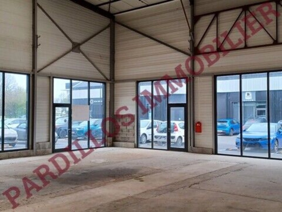 Vente Autre Caen  572 250 €