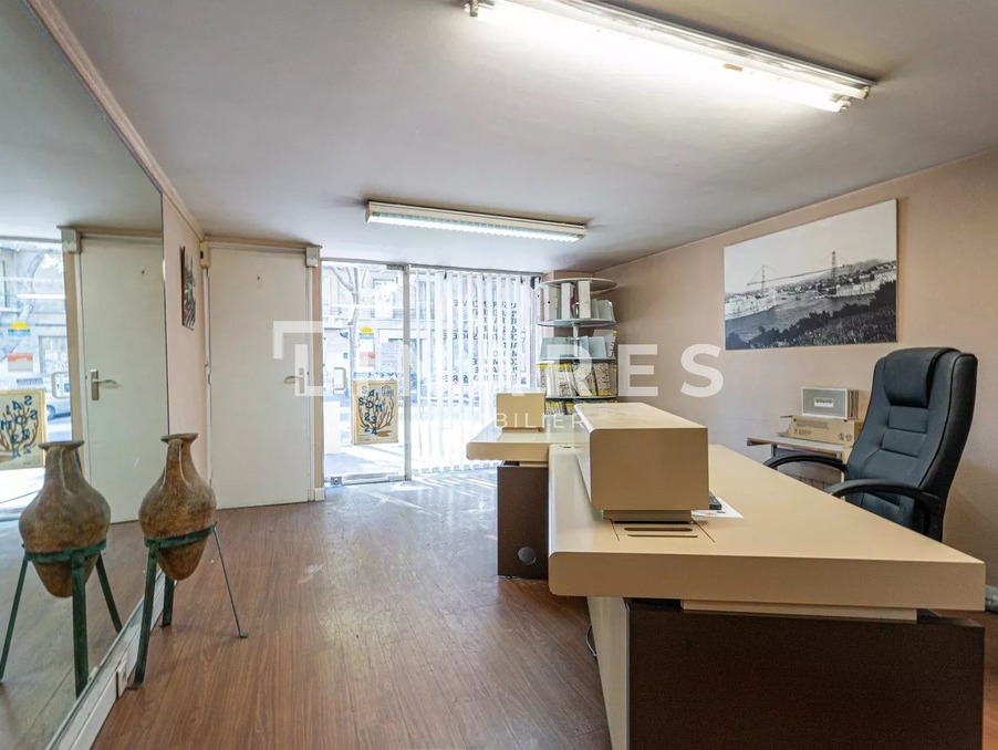 Vente Local Marseille 7e Arrondissement  395 000 €