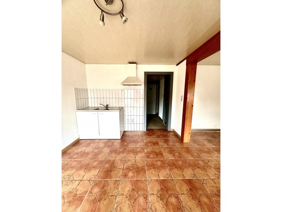 Location Appartement LE MENIL  470 €