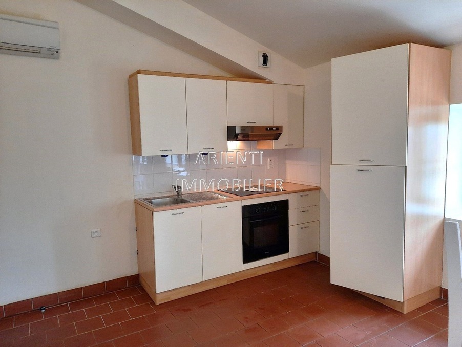 Location Appartement VALREAS  475 €