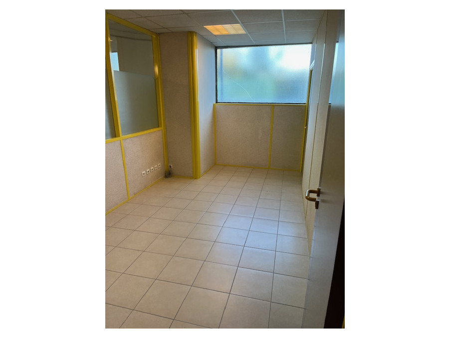 Location Professionnel VILLE LA GRAND  499 €
