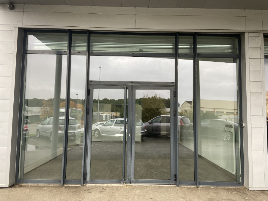 Location Local NOGENT LE PHAYE  948 €