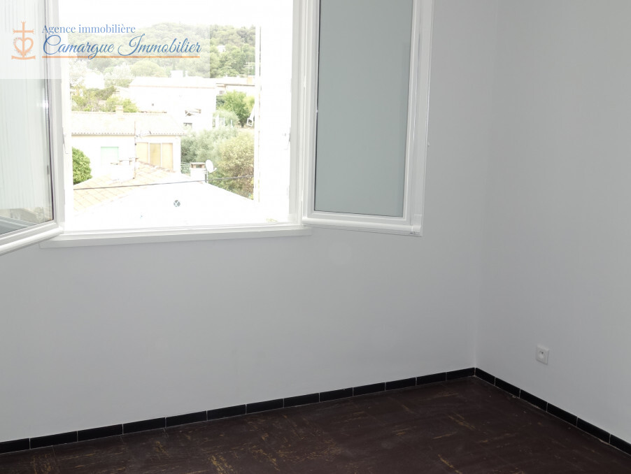 Location Appartement BEAUCAIRE  560 €