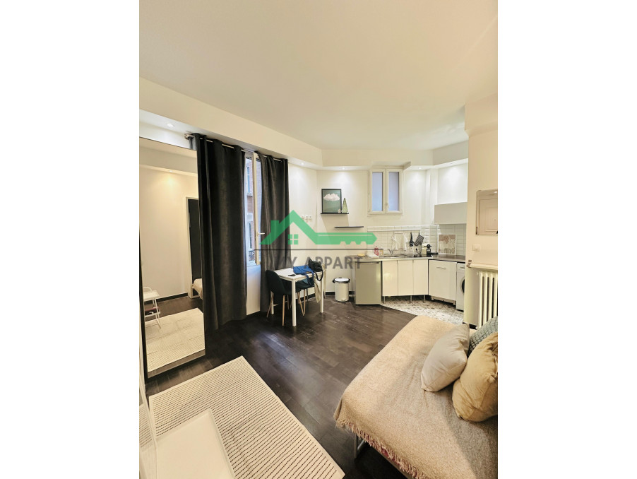 Location Appartement PARIS 11EME ARRONDISSEMENT  696 €