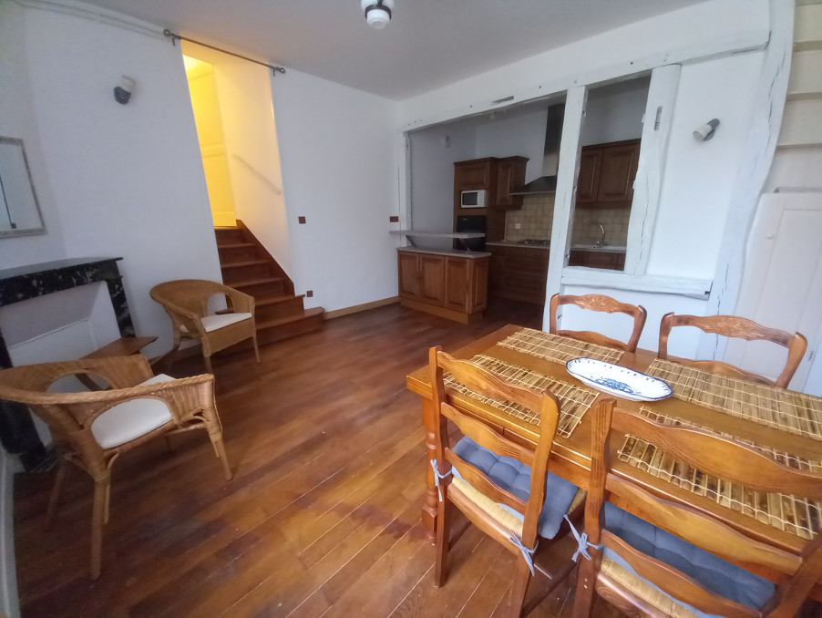 Location Appartement TOURS  670 €