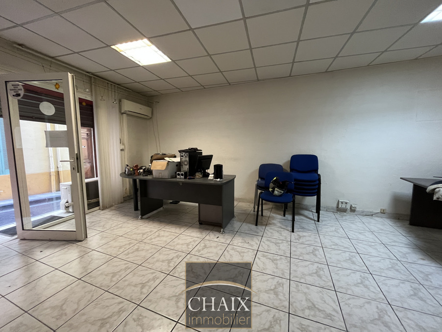 Location Local Aubagne  505 €