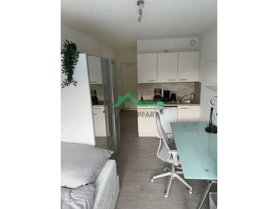 Location Appartement PARIS 11EME ARRONDISSEMENT  835 €
