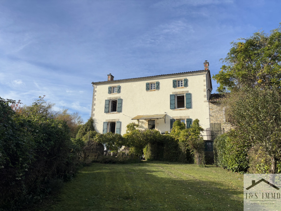 Vente Maison Saint-Angeau  189 000 €