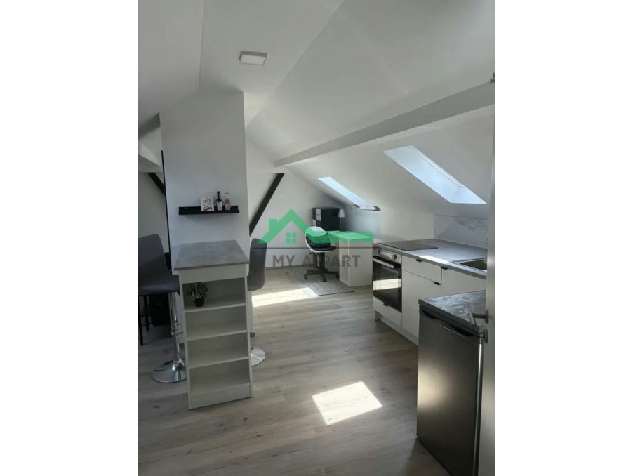 Location Appartement PARIS 3EME ARRONDISSEMENT  902 €