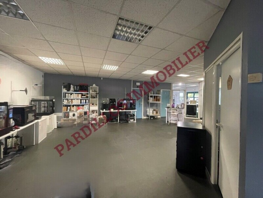 Location Professionnel Mondeville 1 490 €