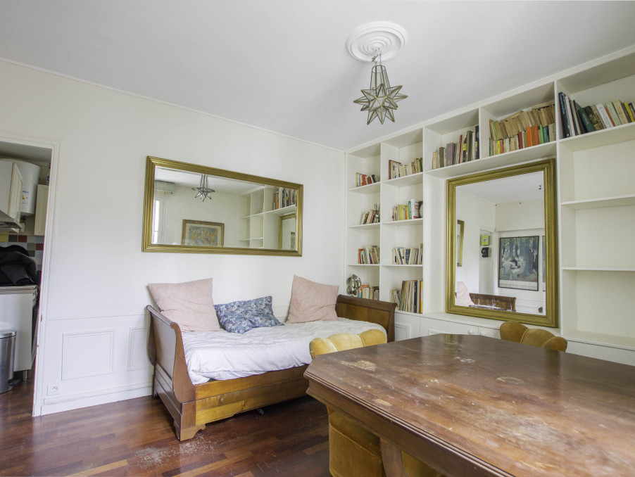 Location Appartement PARIS 18EME ARRONDISSEMENT  905 €