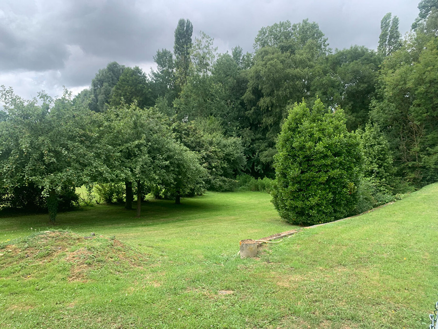 Vente Terrain Grimbosq 84 800 €