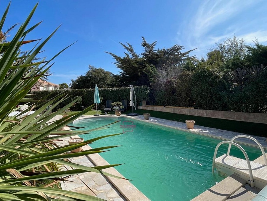 Vente Maison Six-Fours-les-Plages  640 000 €