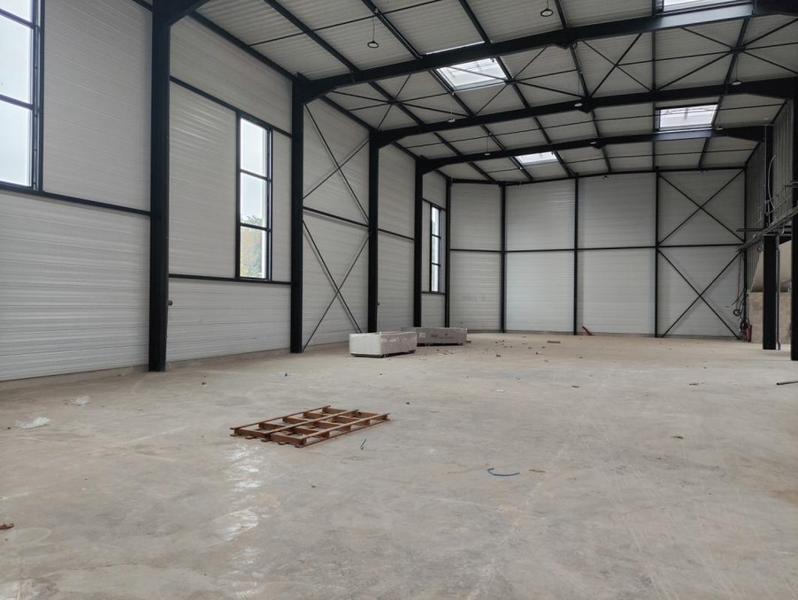 Location Local Chalifert 3 944 €