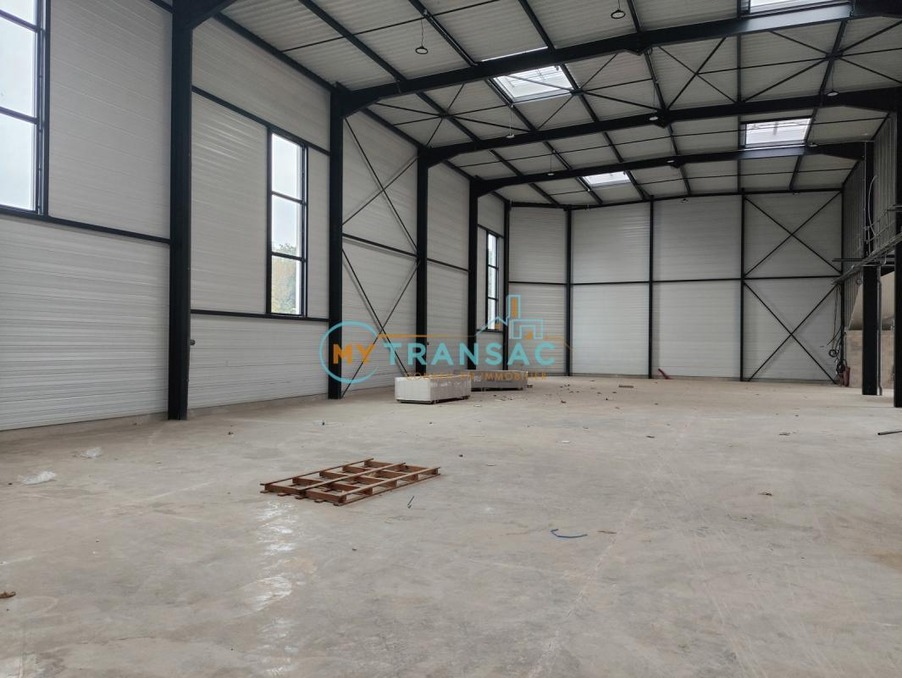 Location Local Chalifert 3 668 €