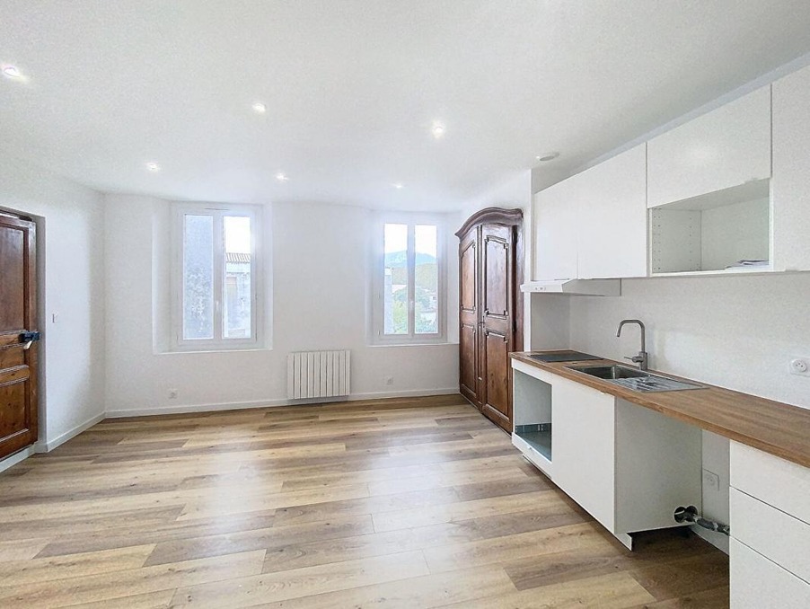 Location Appartement Brignoles  690 €