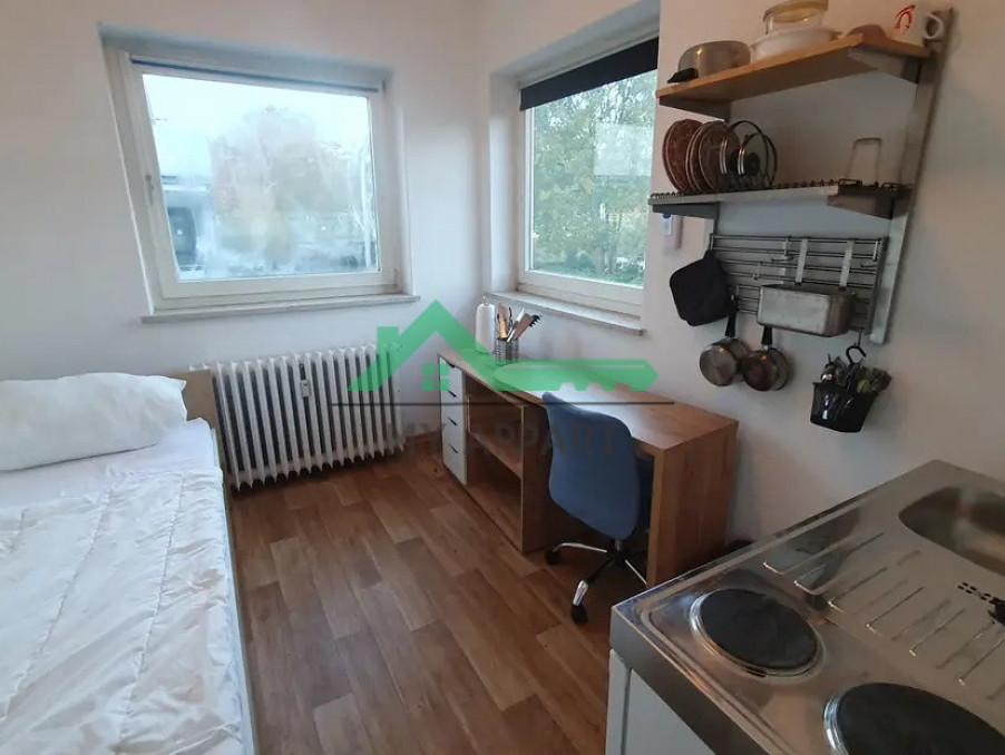 Location Appartement PARIS 16EME ARRONDISSEMENT  670 €