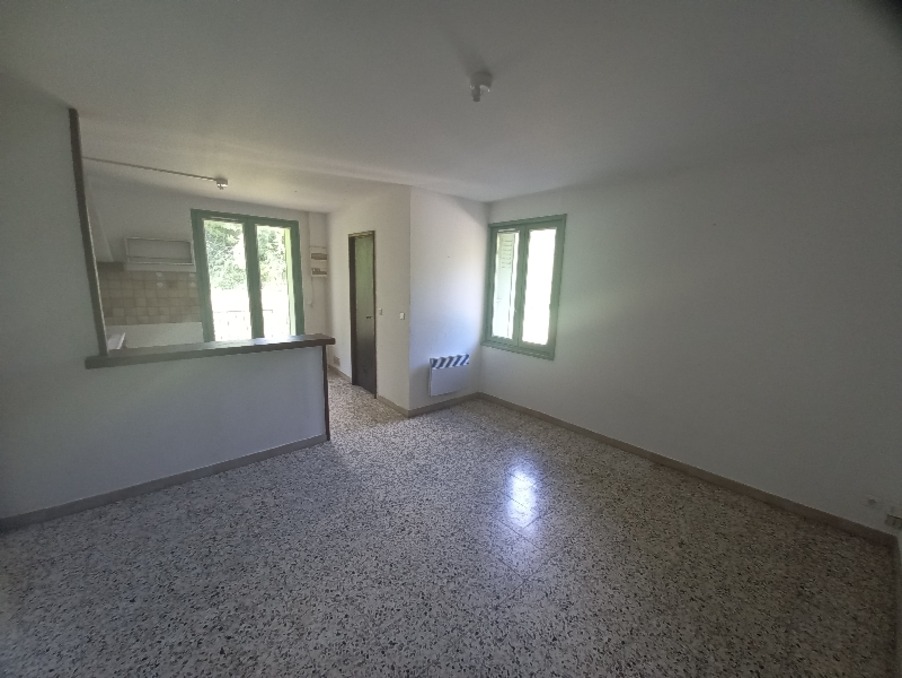 Location Appartement Avèze  422 €