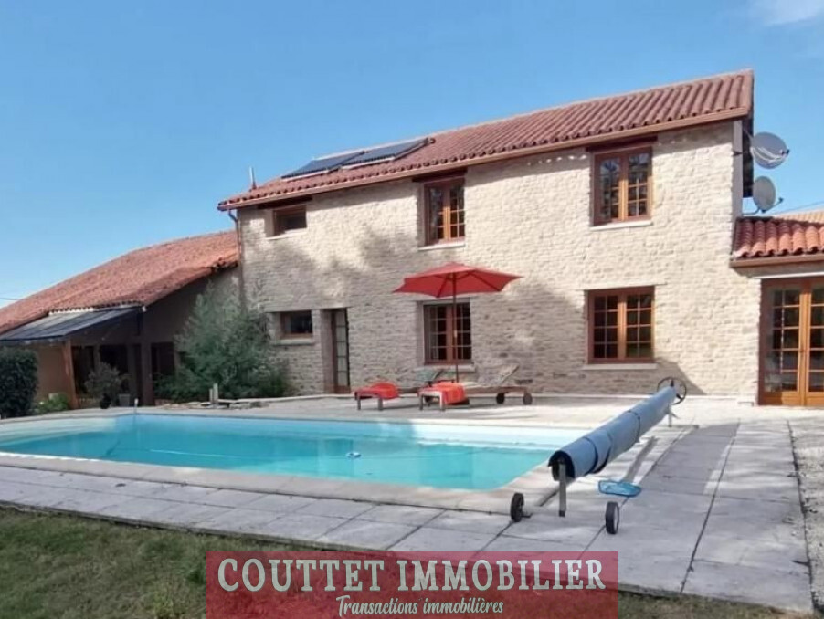 Vente Maison CHASSENEUIL SUR BONNIEURE  220 000 €