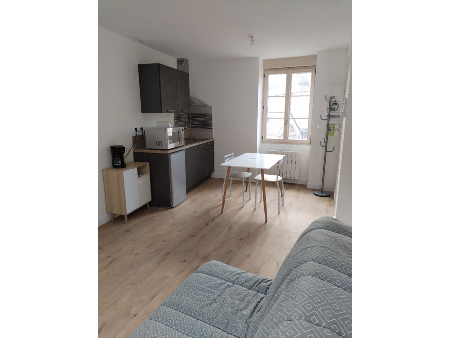 Location Appartement Laval  360 €