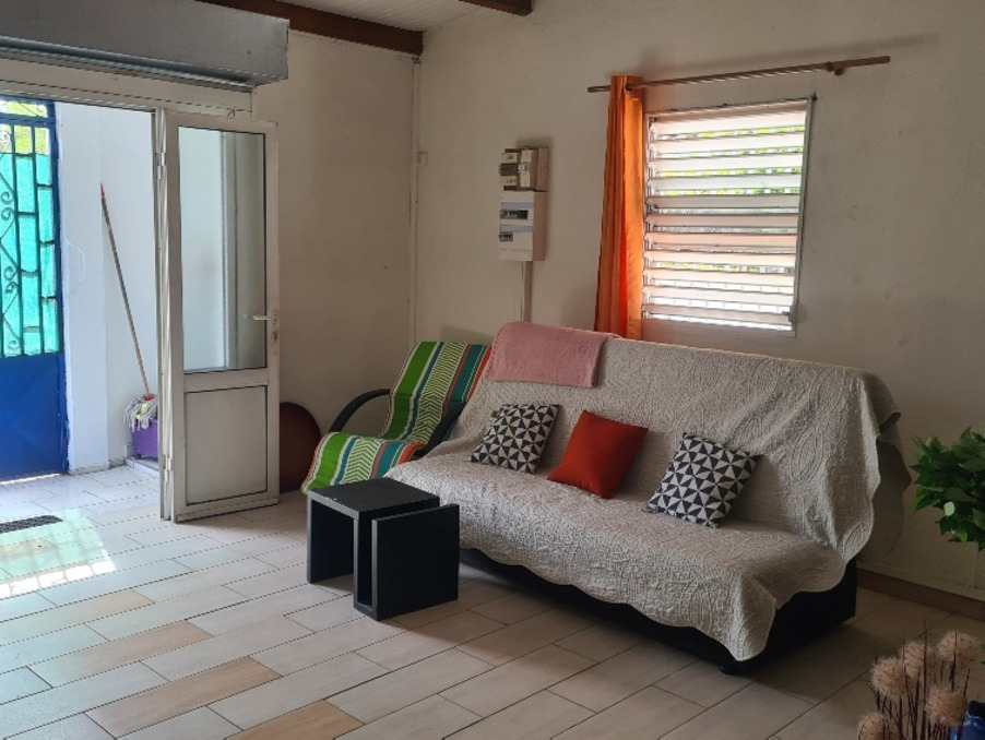 Location Maison Les Abymes  650 €