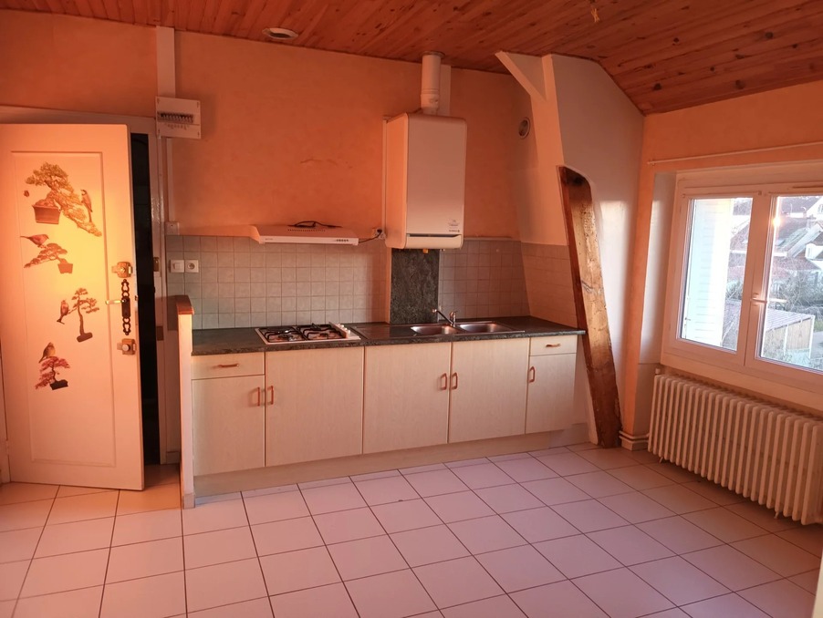 Location Appartement Montceau-les-Mines  380 €