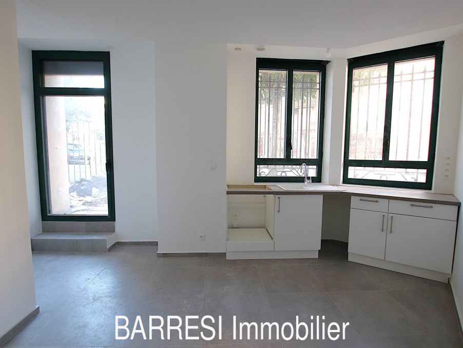 Location Appartement TOULON  600 €