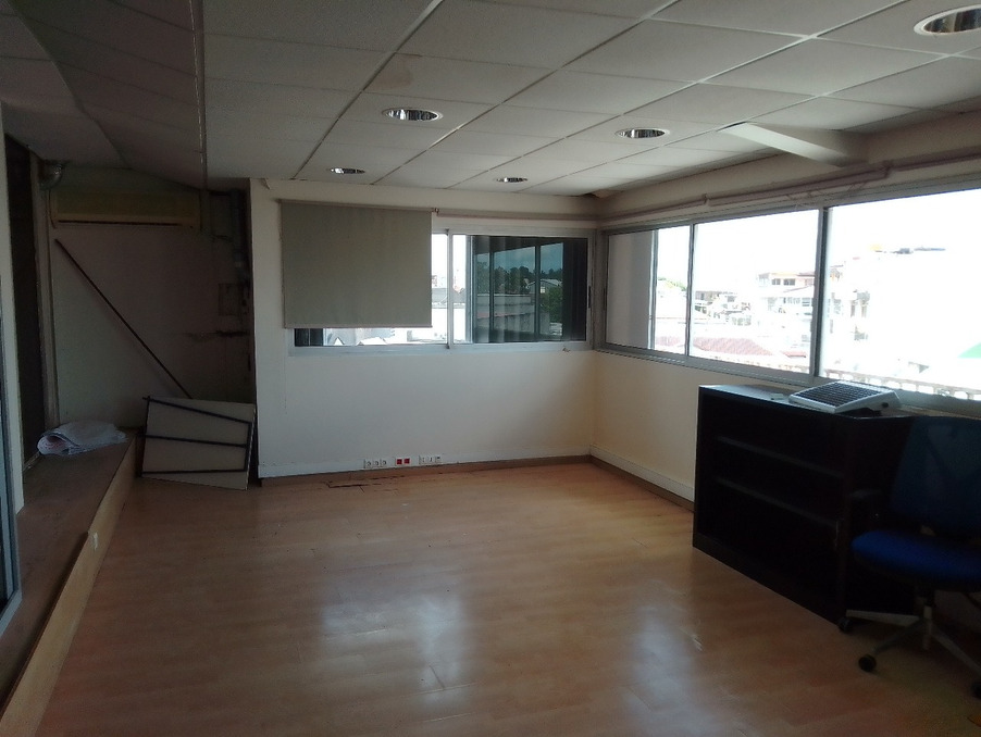 Vente Local Pointe-à-Pitre  176 000 €