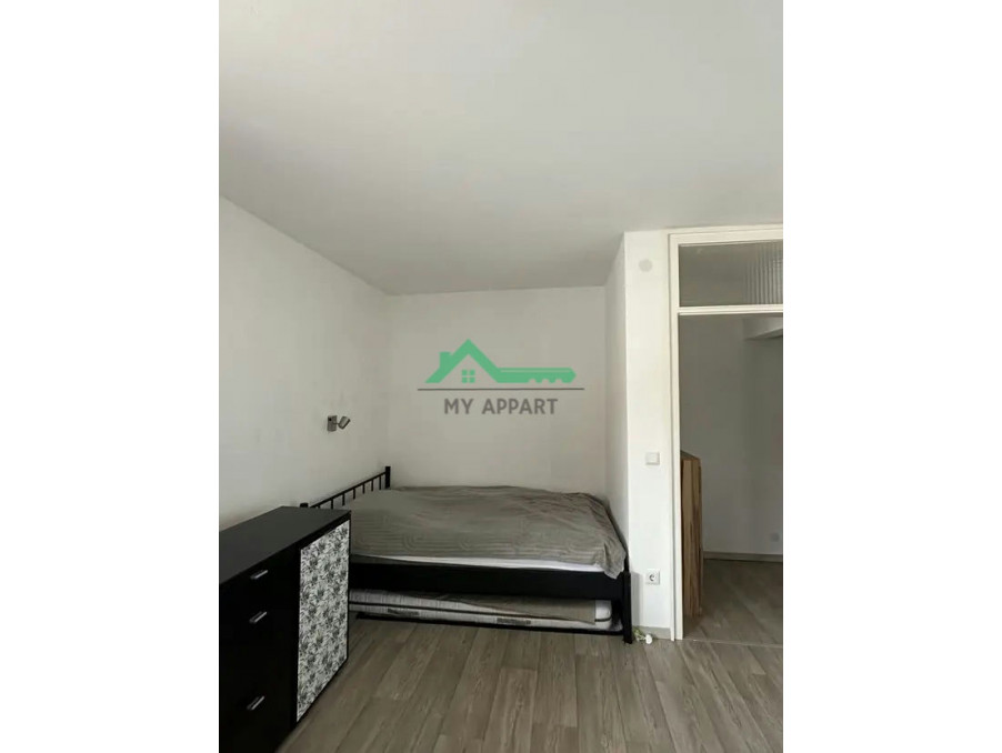 Location Appartement PARIS 10EME ARRONDISSEMENT  850 €