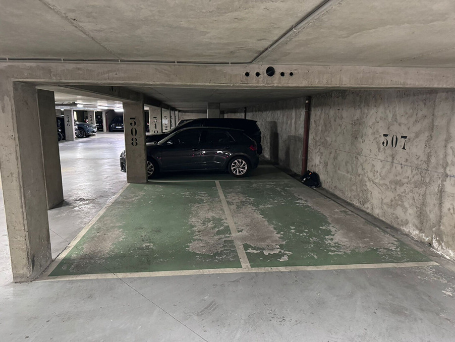 Location Parking Levallois perret  100 €