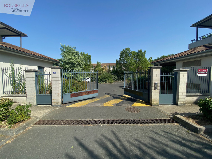 Vente Appartement POITIERS  122 960 €