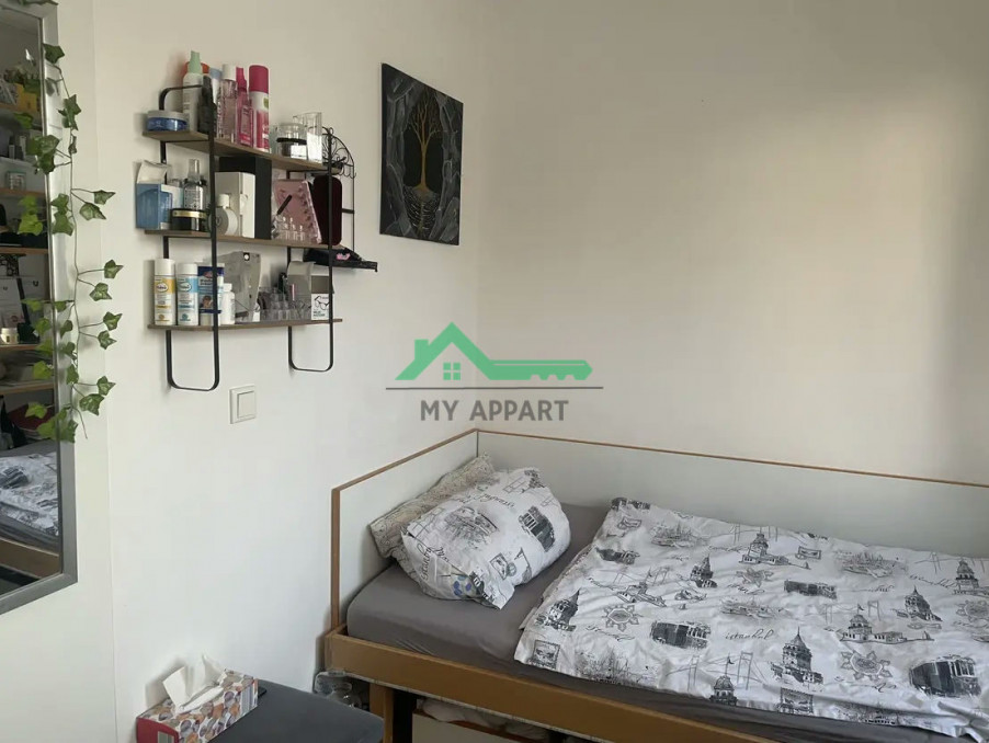 Location Appartement PARIS 16EME ARRONDISSEMENT  700 €
