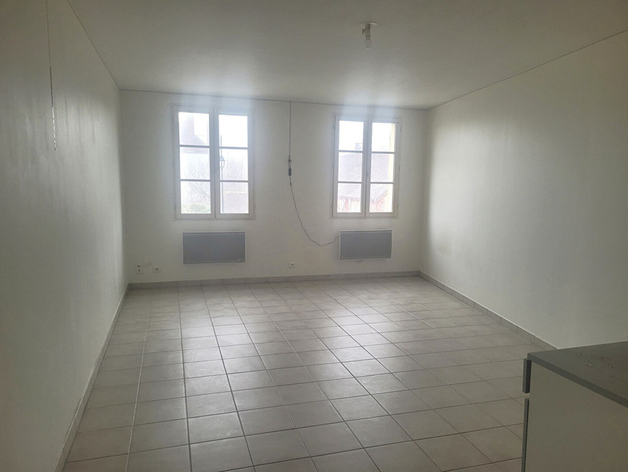Location Appartement Aillant sur tholon  390 €