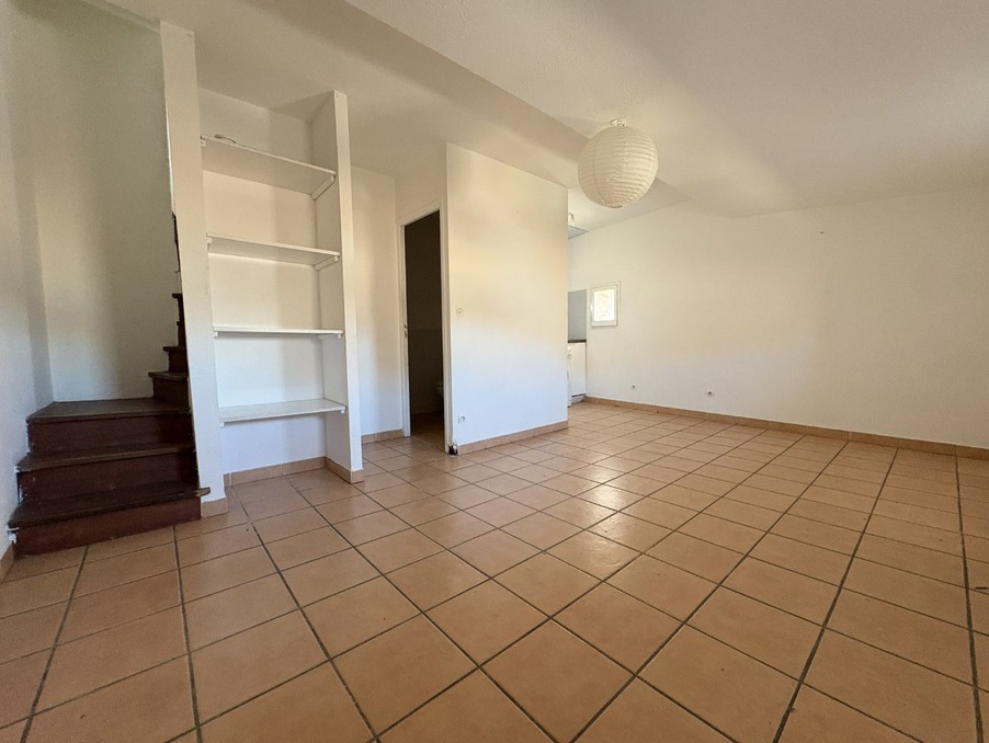 Location Appartement PEZENAS  450 €