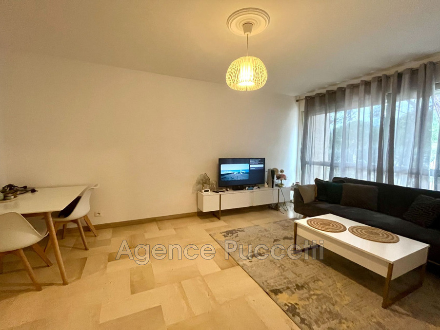 Location Appartement Vence  870 €