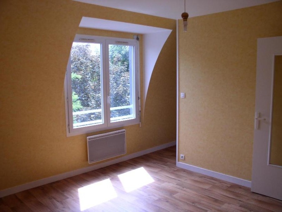 Location Appartement POITIERS  354 €